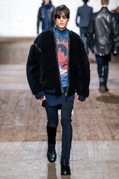 Look 25